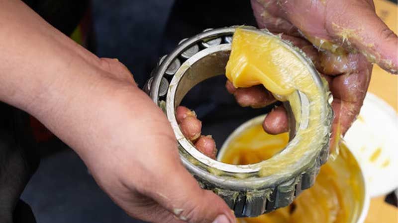 冲压工艺新选择：挥发性冲压油如何提升工件品质